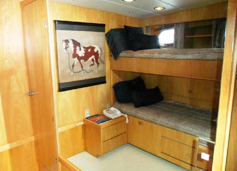 Motor yacht ZIA -  Twin Cabin.jpg