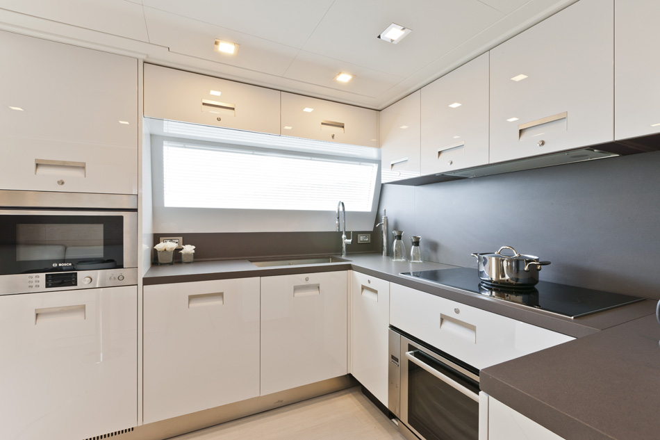 N33 Crescendo by Custom Line - Ferretti - Yacht Ziacanaia - Galley.jpg