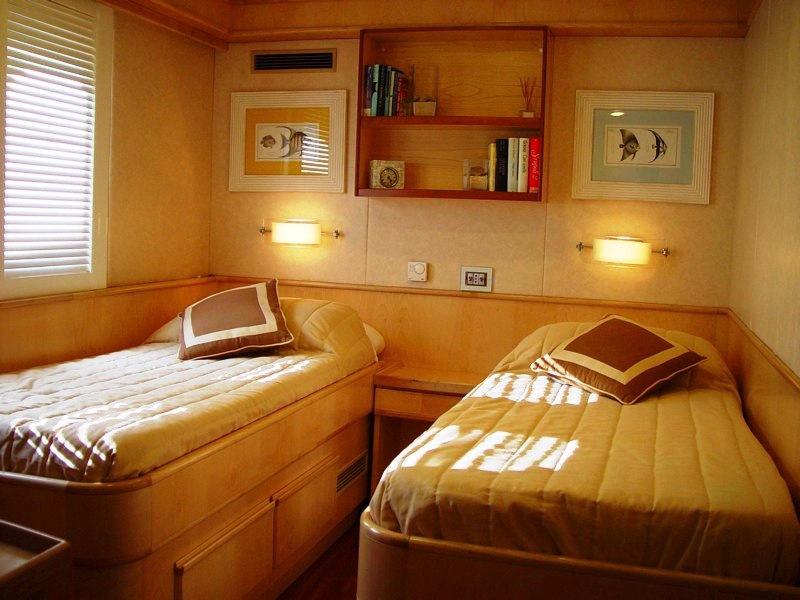 NAVE BARBARA -  Twin Cabin.jpg
