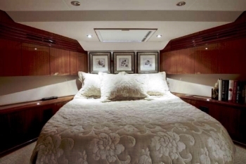 NICKS TRAVELIN MAN 4 -  Queen Cabin.jpg