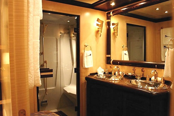 NOBODY - Bathroom.jpg