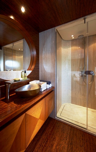 NORTHLANDER -  Double Cabin Bath.jpg