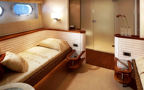 NORTHLANDER -  Twn Cabin.jpg