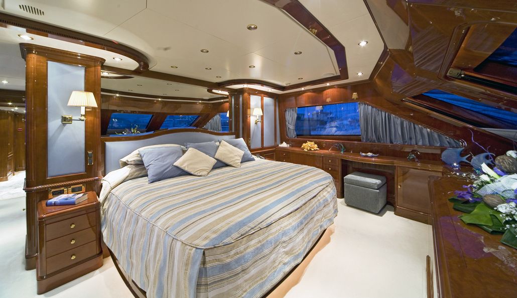 Nanou Master Cabin.jpg