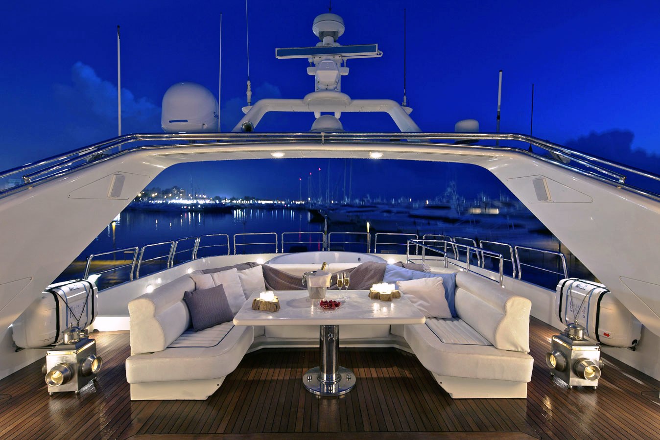 Noni -  Sundeck 2.jpg