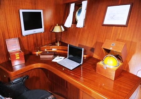 OFELIA - Master Office.jpg
