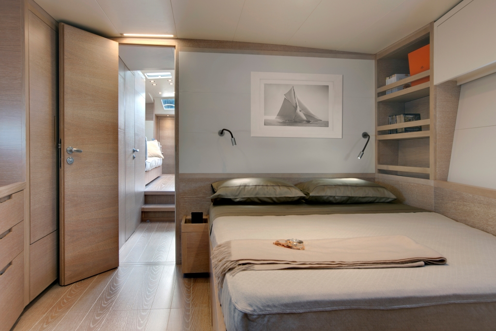 ONE SHOT - Double cabin 2.jpg