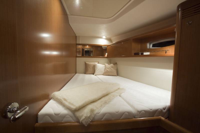 Oceanis 54 aft cabin view.jpg