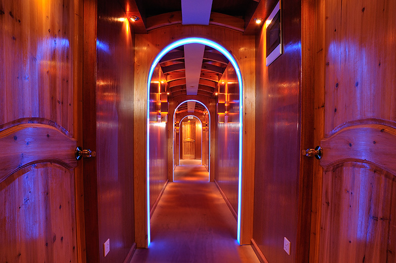 Orion Lower Deck Hall.jpg