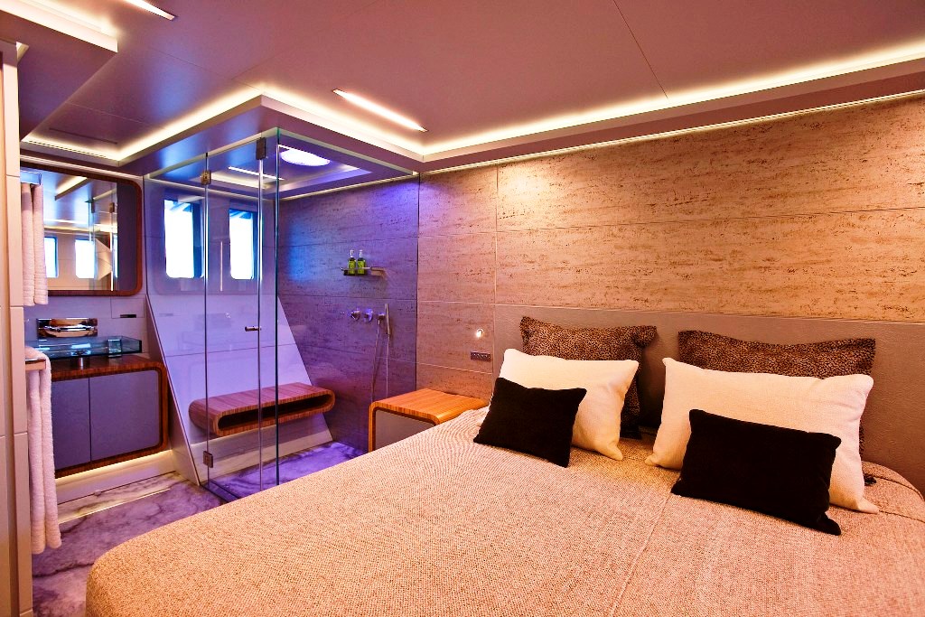 PANTHER II - VIP Stateroom.jpg
