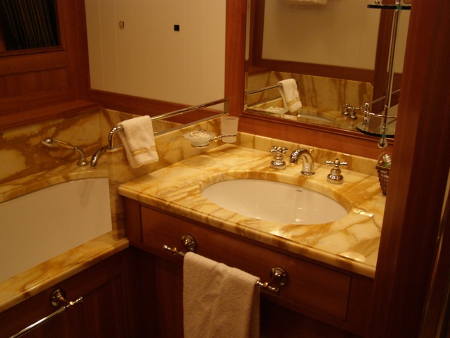 PARADIS -  Bathroom.jpg
