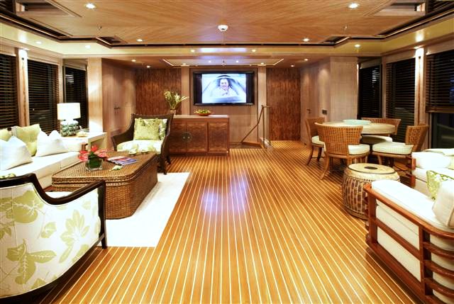 PERLE BLEUE Skylounge Too..jpg