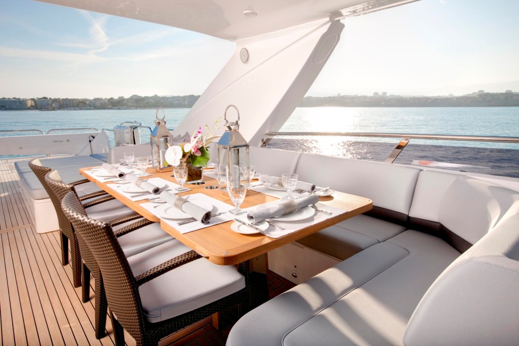 PRINCESS LILY - Sundeck Dining.jpg