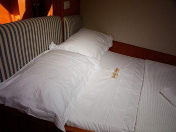 Pacific Wave - Master Bed.jpg