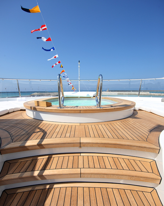 Popular Spa Pool aboard Seanna superyacht-001.jpg