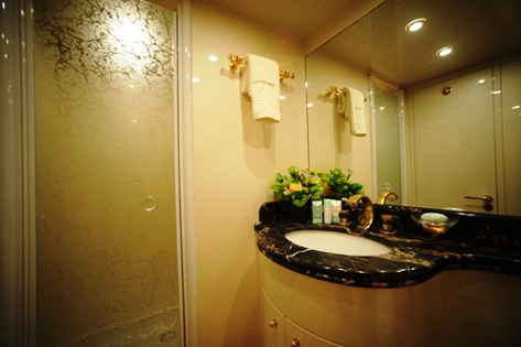 Pouaro -  Bathroom.jpg