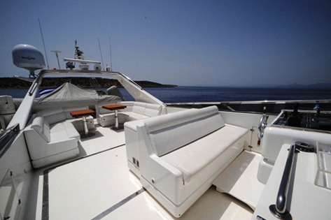 Pouaro -  Flybridge.jpg