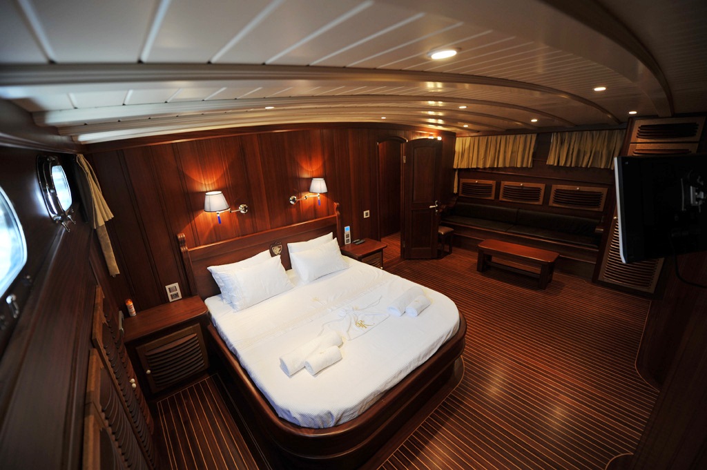 Princess Karia II -  Forward Master Cabin 2.jpg