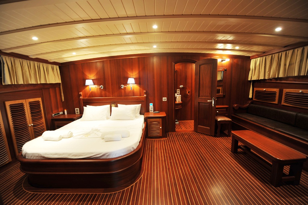 Princess Karia II -  Forward Master Cabin.jpg