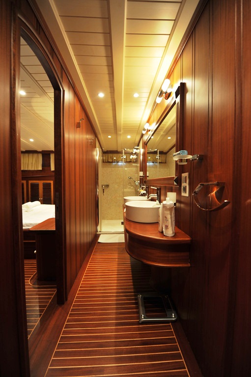 Princess Karia II -  Master Ensuite.jpg