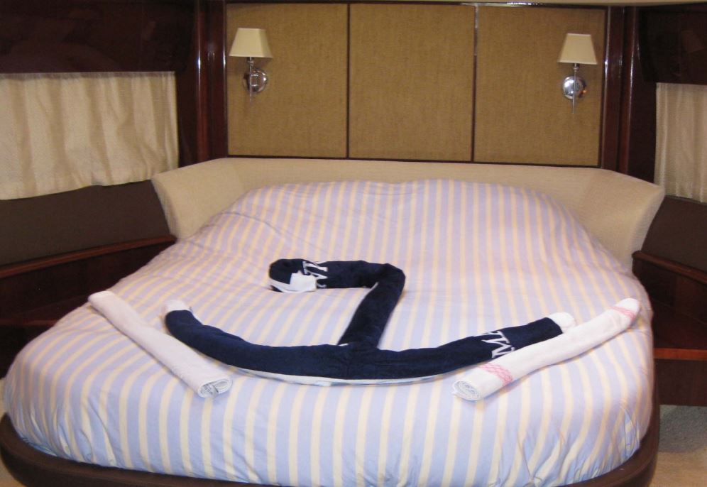 Princess Yacht LADY M  - VIP Cabin.jpg