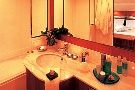 Proteus VIP bathroom.jpg