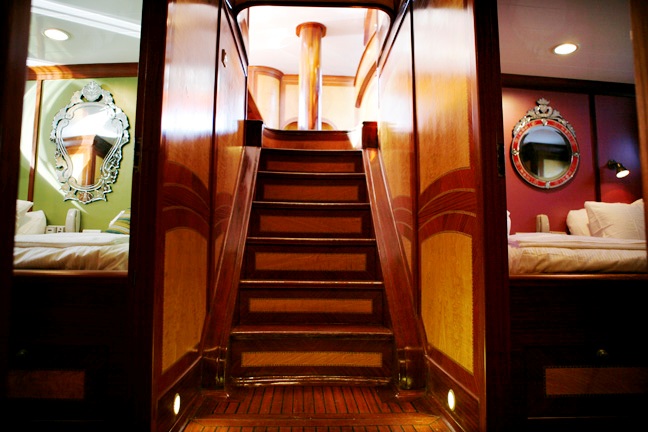 Quasart -  Stairs to Salon.jpg