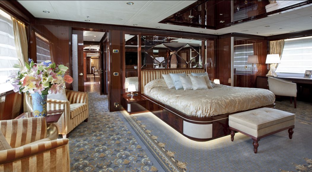 REVE D OR -  VIP Cabin.jpg
