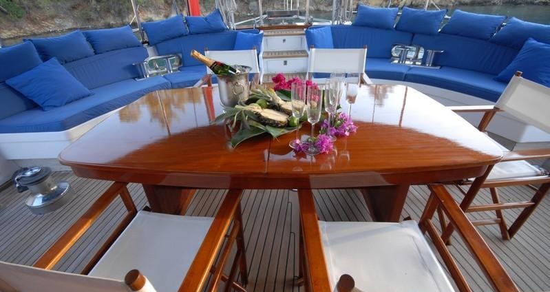 RIGEL - Alfresco dining.jpg