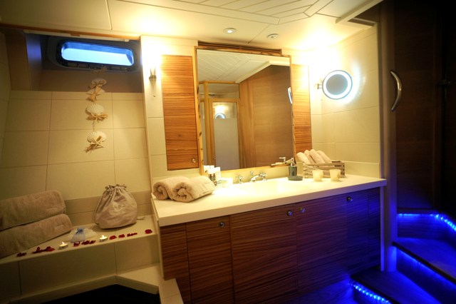ROSPIYA -  Master Bath.jpg