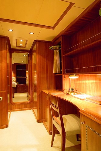Ragazza -  Master Office.jpg