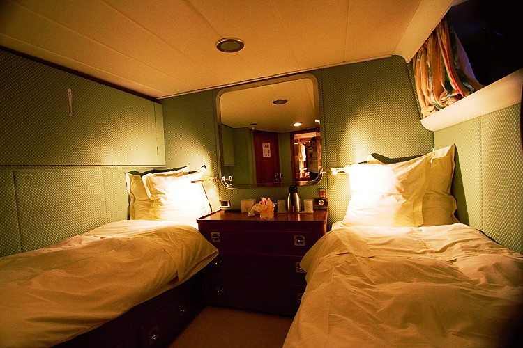Ragazza -  Twin Cabin.jpg