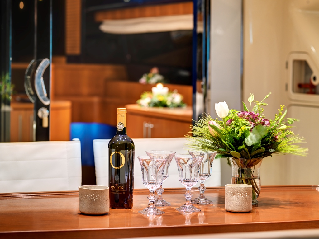 Riva 68 Yacht SPACE - Details.jpg