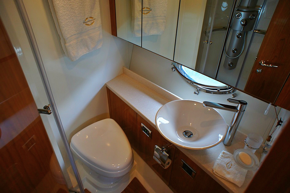 SAINT GEORGE - Ensuite.jpg
