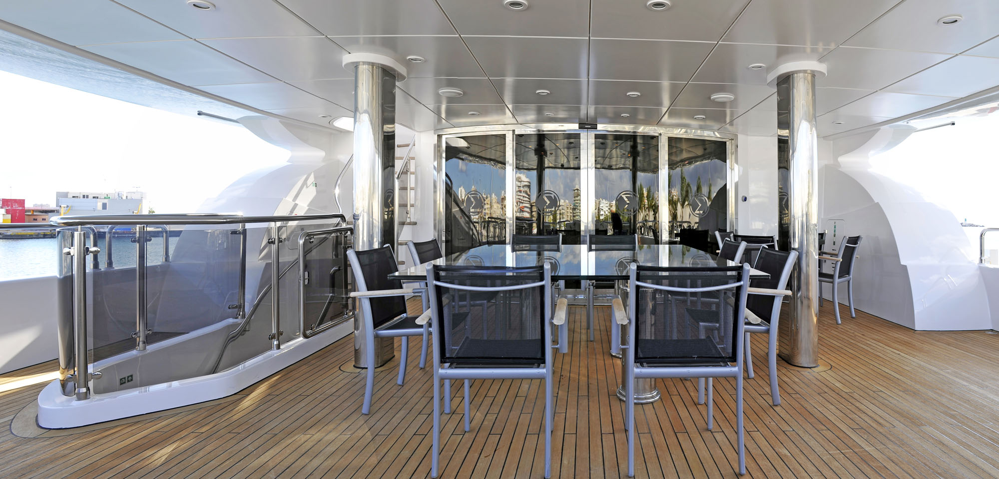 SAMURAI ONE - Skylounge aft deck.jpg