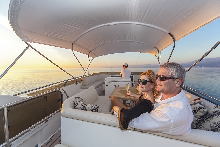 SASSY - Flybridge relaxing.jpg