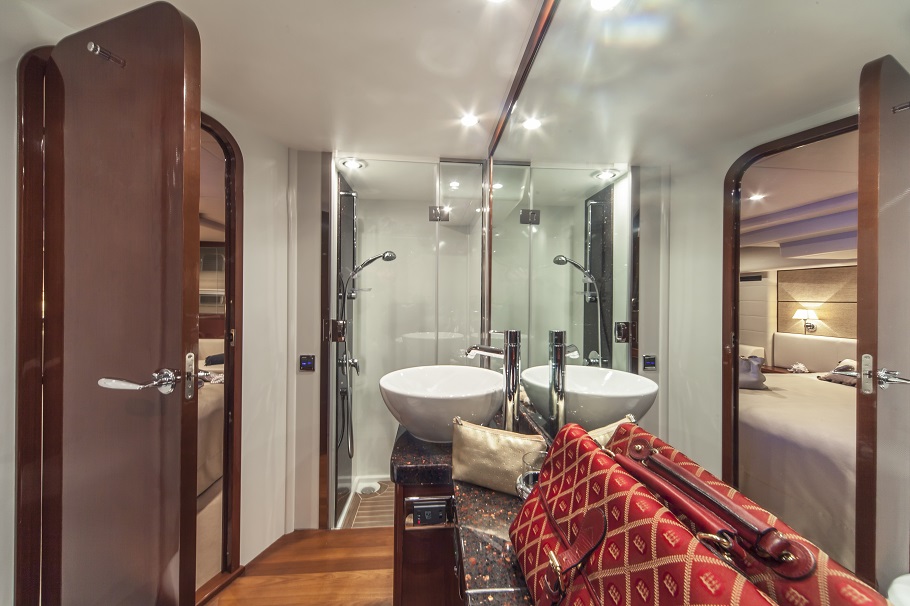 SASSY - master ensuite.jpg