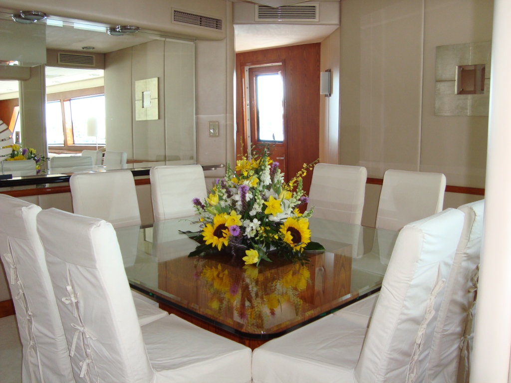 SCHNUPSI - Dining.jpg