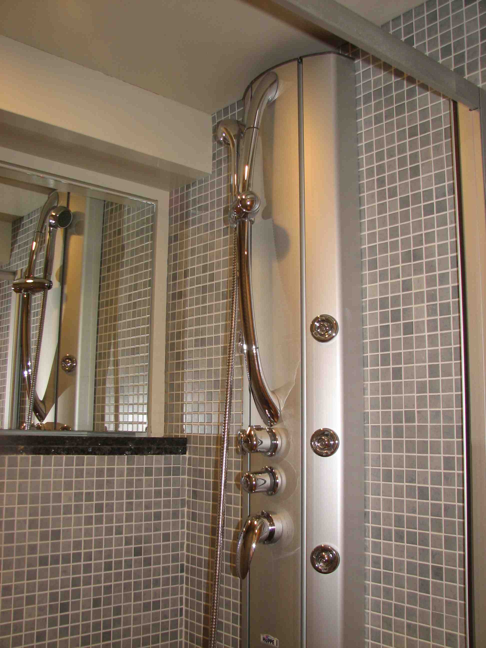 SEAWIDE - Master cabin shower.jpg