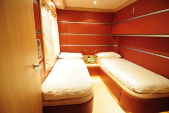 SEVEN guest twin cabin.jpg