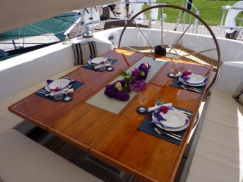 SHAITAN OF TORTOLA -  Cockpit Alfresco Dining.jpg