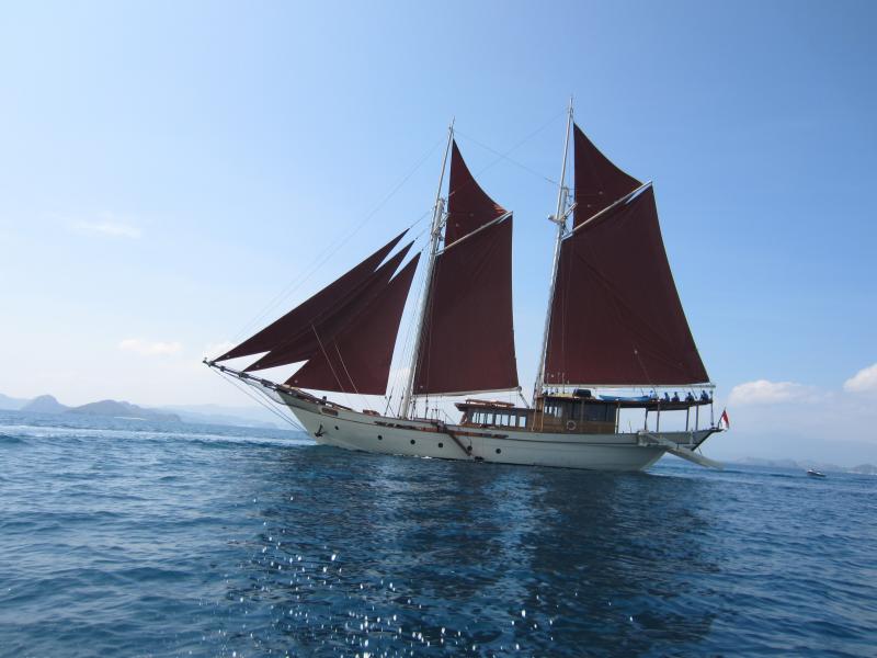 SI DATU BUA At anchor.JPG