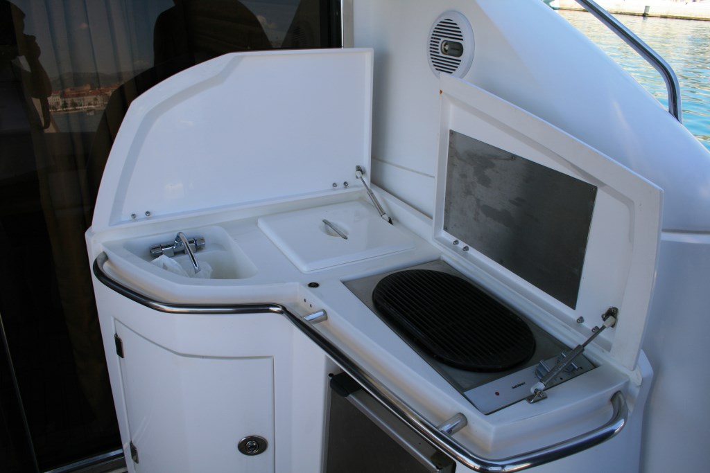 SIGMA - Aft deck BBQ and bar.jpg