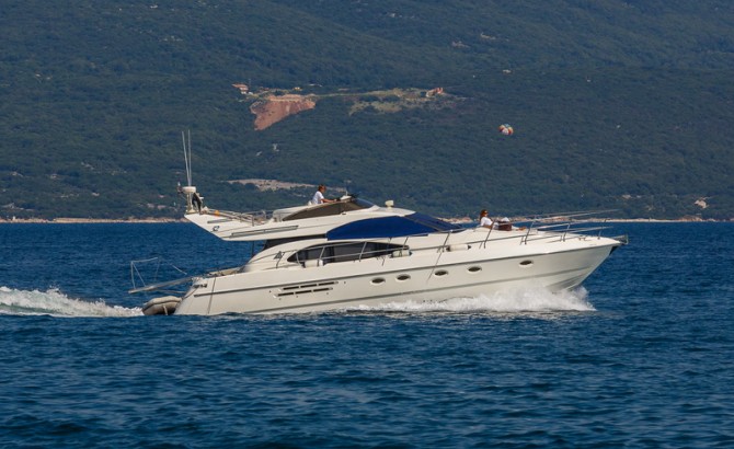 SLATKICA - Yacht.jpg