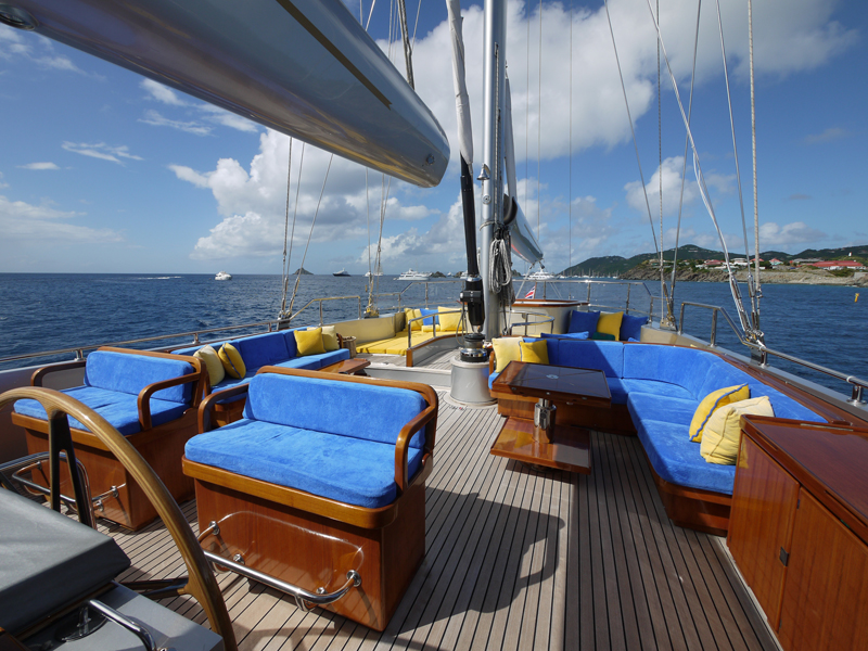 SY ANDROMEDA LA DEA - Upper deck.jpg