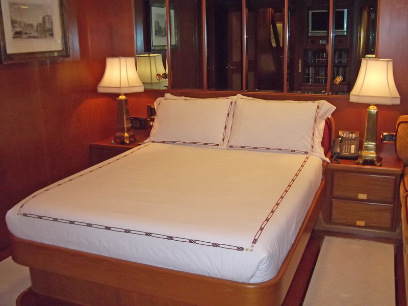 SY ANDROMEDA LA DEA - VIP cabin.jpg
