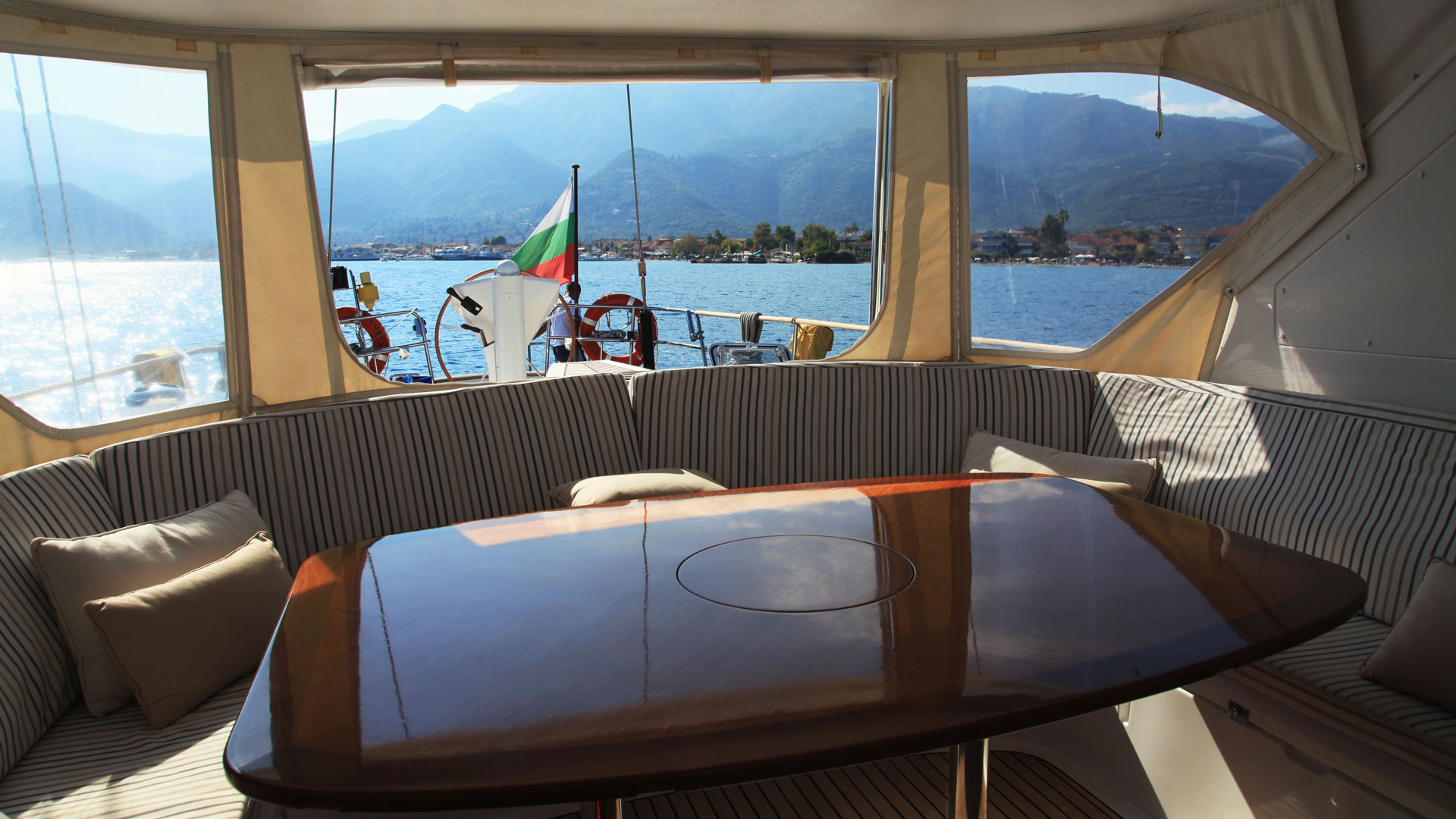 SY CENTURION - Alfresco dining.jpg