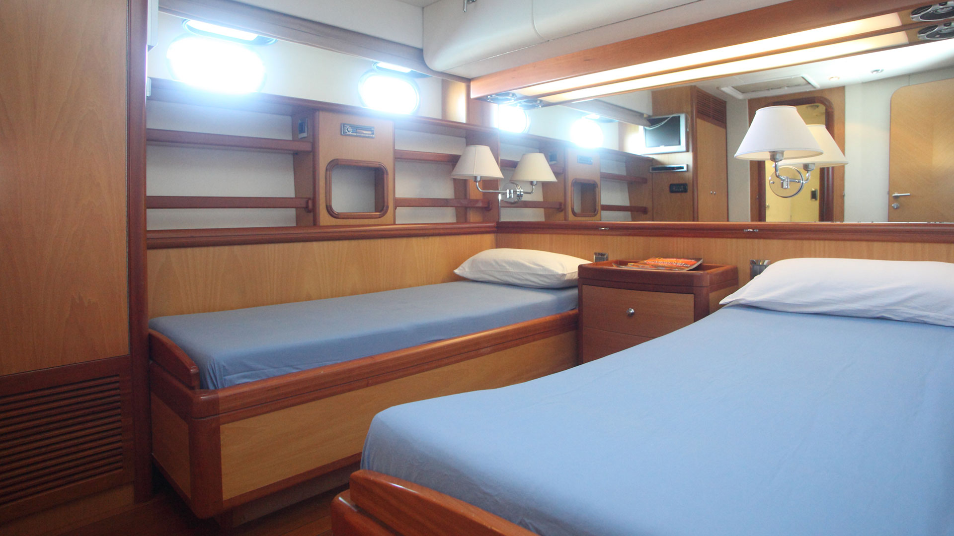 SY CENTURION - Twin cabin.jpg