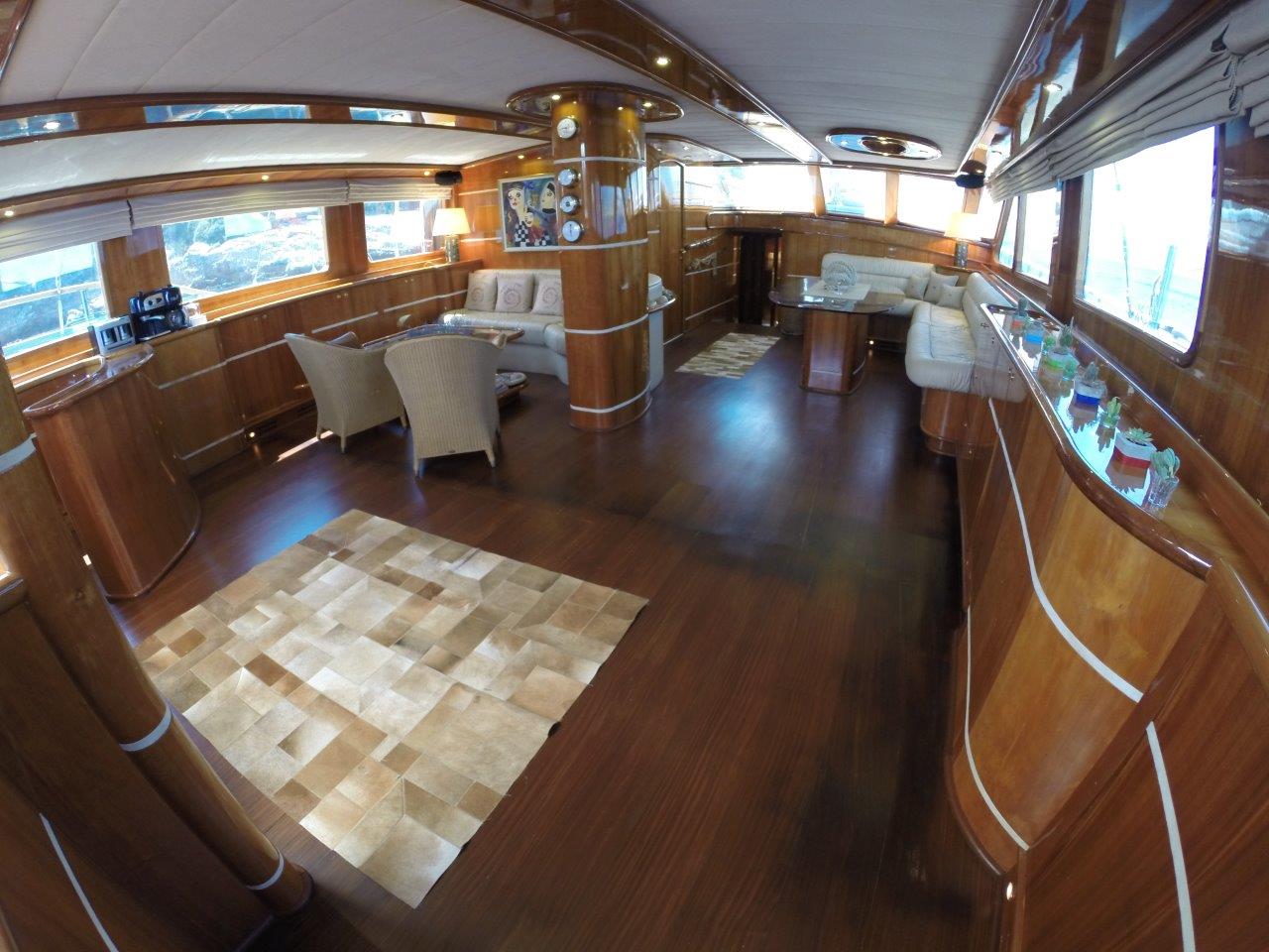 SY SILVER MOON - Salon view.jpg