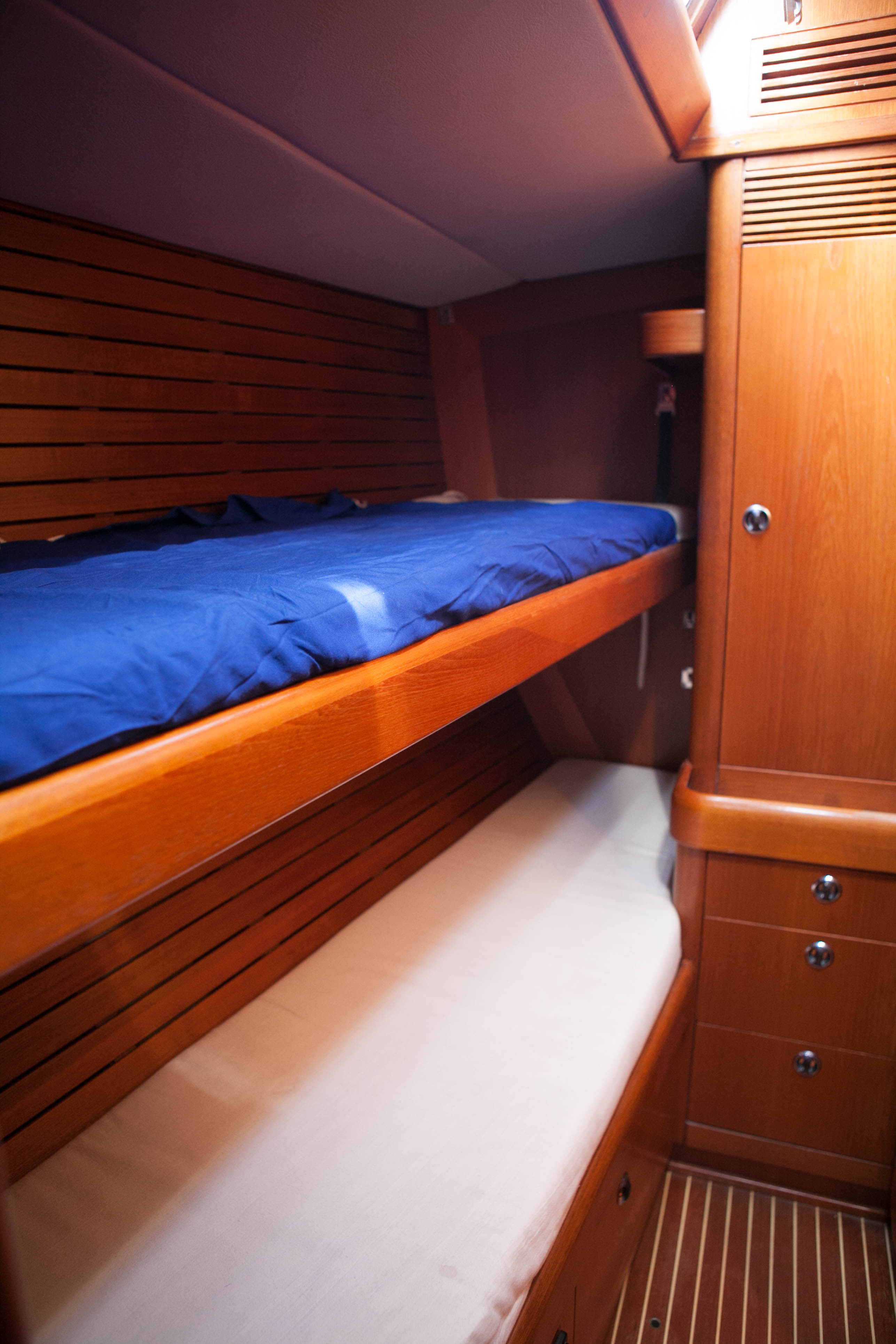 SY SIMPLE HARMONY - Twin Cabin.jpg